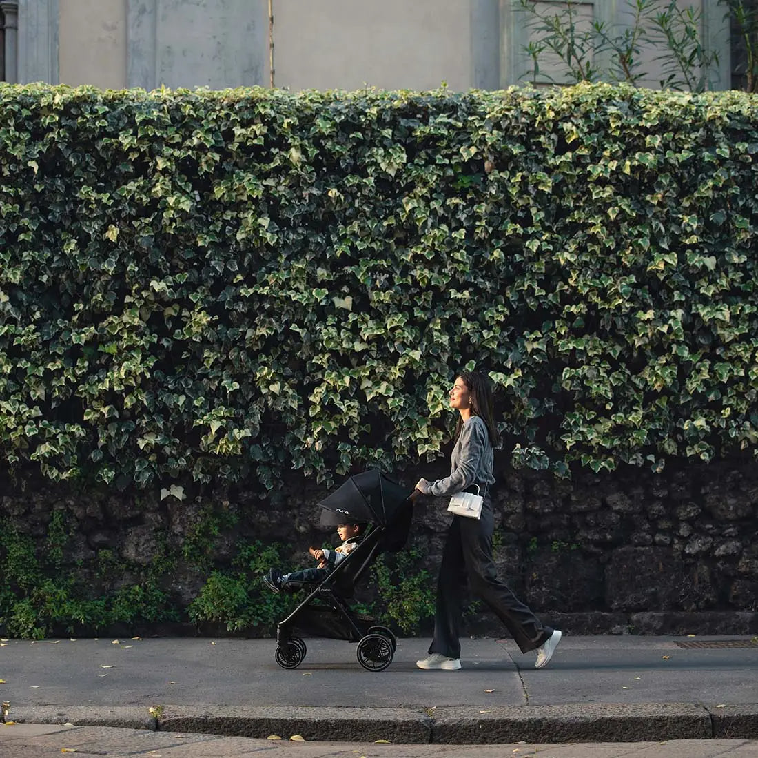 Coche Paseo TRVL LX Caviar Nuna